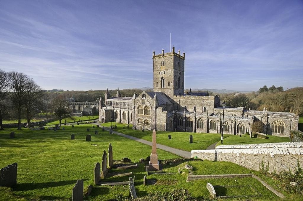 Gasthaus Penrhiw Priory St Davids Exterior foto